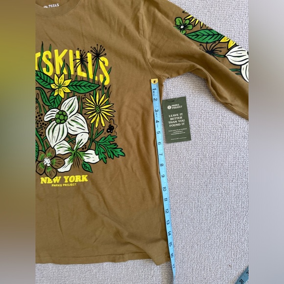 NWT PARKS PROJECT Catskills Flower Patch Long Sleeve Tee Medium Unisex - Picture 5 of 7